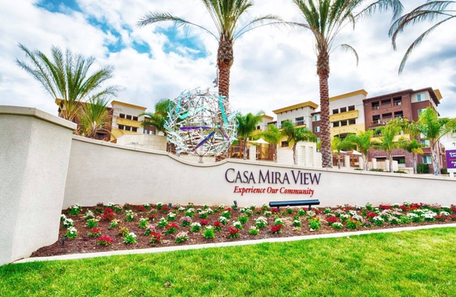 Casa Mira View: Chic 1-BR Apartment in Vibrant San Diego with AC & Fitness Room