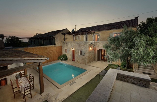 Casa Nina - Careffuly restored old Istrian villa with private pool and sauna