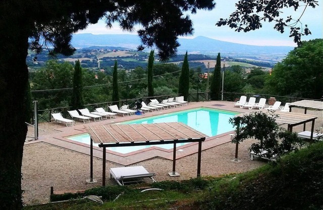 Casa Nocetta F: A characteristic and welcoming age-old farm house surrounded by the greenery, with Free WI-FI.