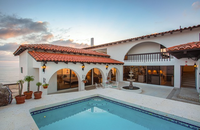 Casa Peggy - Five bedroom villa with private pool and expansive ocean view.