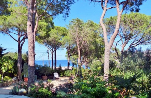 Casa PICCOLINA Ground floor apartment by the sea in Cap de C park