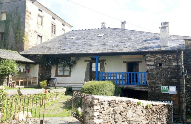 Casa Rectoral de Samartín.