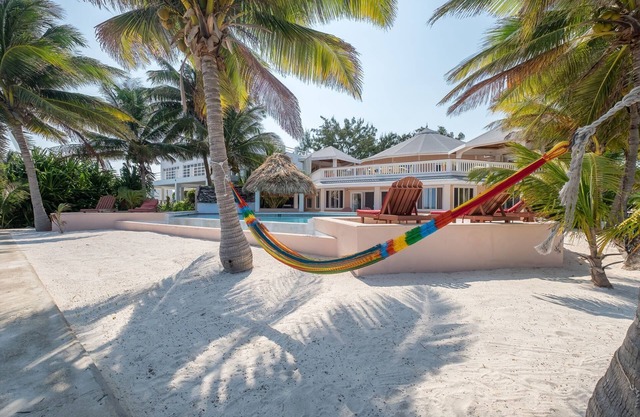 Casa Redonda - Luxury Oceanfront 4 Bdrm Private Home