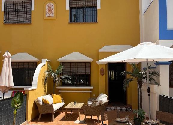 Casa Rodasa - 2 bedrooms, roof terrace, Airco, Front-terrace, Back-Patio, communal pool, etc