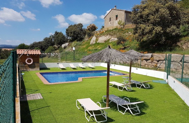 Casa Rural Cal Viudet Vell for 10 people with Private Pool