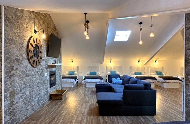 Casa Rural "LA Caprichosa DE Alcor". 4 Estrellas en la Falda de Montes Obarenes