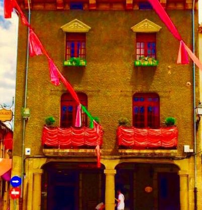 CASA RURAL PIEDRAHÍTA ( ART DÉCO )