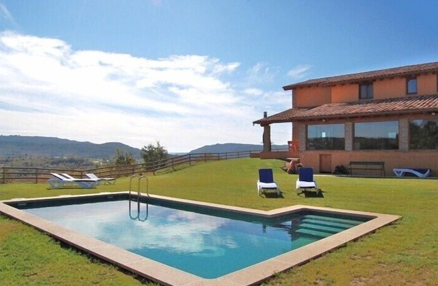 Casa Serrenta - Stunning country home. Outside + Inside Pool. Wonderful nature.