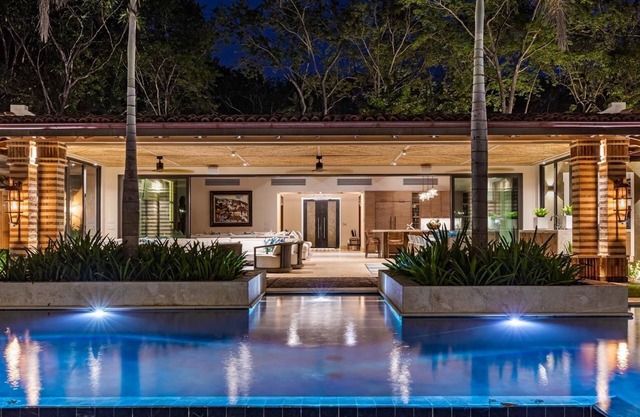 Casa Teresa Grande - 5-star Luxury Beachfront Villa
