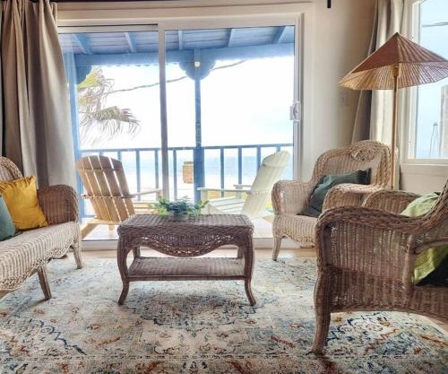 Casa Tiki - Tropical Beachfront Chilluxe