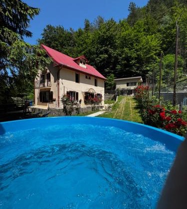 Casa Trei Brazi Bratca