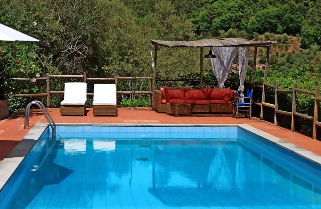 Casa/villa con piscina privata con acqua salata wifi A/C 7 Km da Lucca