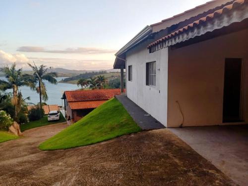 Casa vista incrível da Represa