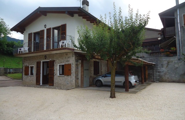 Casa Vittoria type V1, up to 5 people, garden, only 200m to the lake/beach