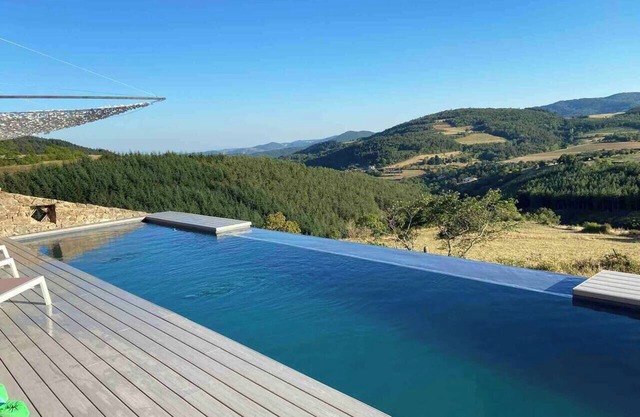 CASARIOU Les Bernards villa Ardeche Nordique Bath, Pool