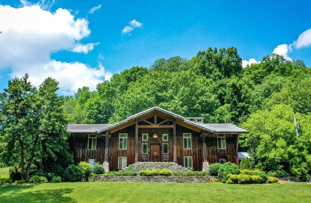 Cascade Hollow Lodge . great for family gatherings