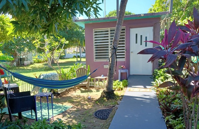 Casita (Cottage ); small bedroom and bathroom great for short stays!