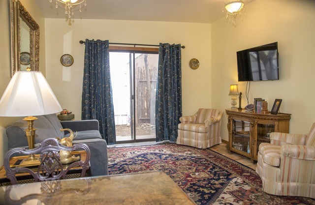 Casita Dulce: 1 Bedroom., 1 Bath, AC, Private Garden – Easy Walk to all Santa Fe