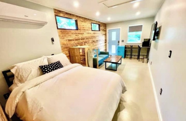 Casita East - Cozy, Pretty & Private