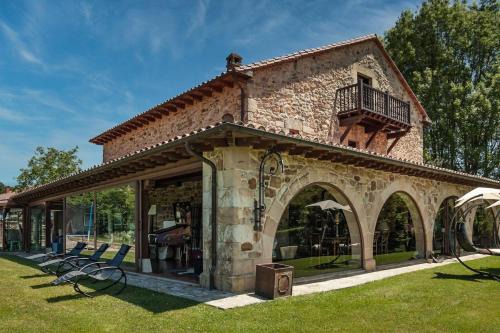 Casona Los Fresnos, con piscina