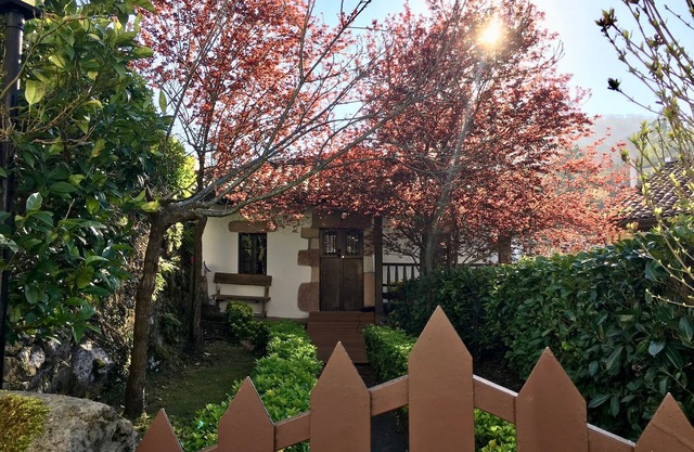 Castañeda Lodge. Rural house with private garden and hydromassage