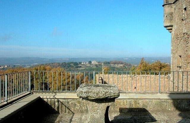CASTELL TRISOR - beautiful holiday 'castle' with fantastic pool area
