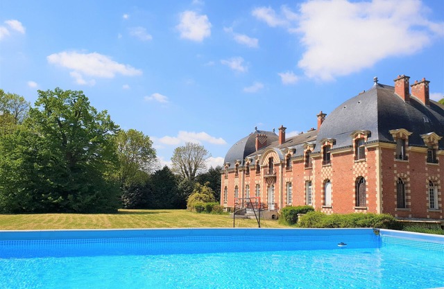 Castle of Goyencourt. Pool SPA/50 activities/1 hour from Paris