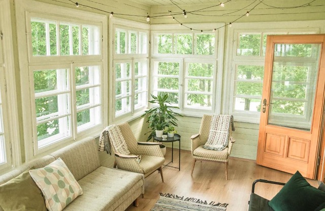 Castle Park Apartment with sunset veranda