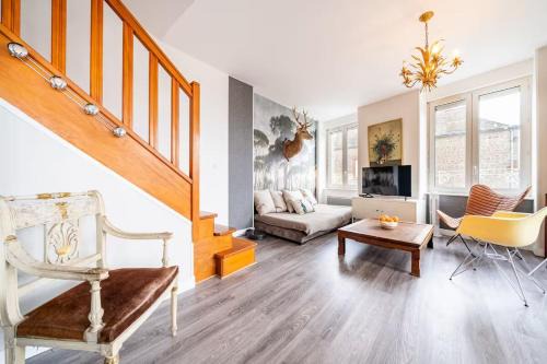 Castle View Bright Duplex