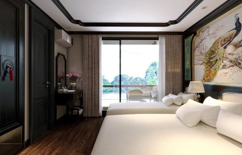 Cat Ba Bonita Cruise Lan Ha Bay with Private Balcony Suite and Bathtub
