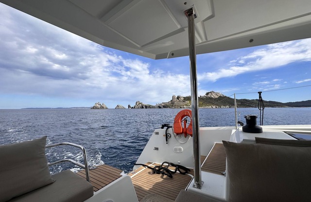 Catamaran Luxueux et Moderne 14m - Eden