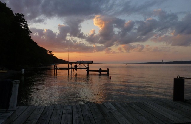 Cayuga Lake Cottage near Ithaca, Taughannock Falls State Park and Trumansburg, N