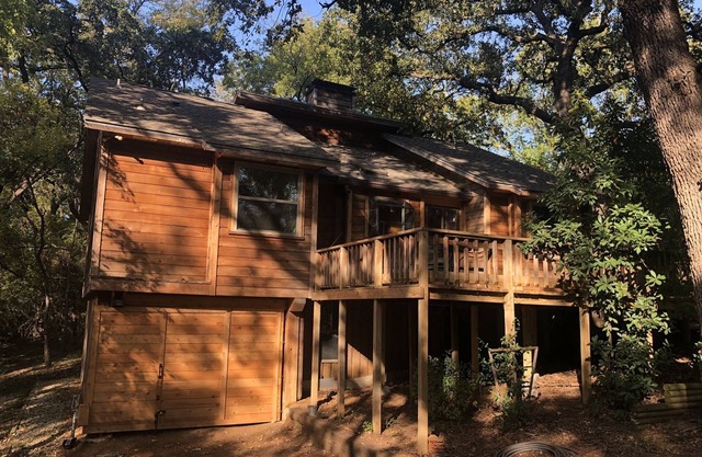 Cedar Cabin on Stilts with 2 decks in the Trees by Lake Lewisville