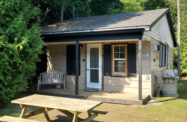 Cedar Cove Cabin Steps to Sauble Beach
