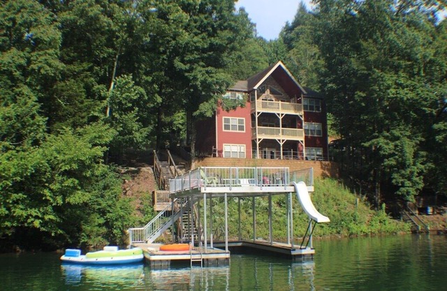 Cedar Cove' Huge Dual Kitchen w/Large Dining/Family, Billiards, Hot Tub, Dock