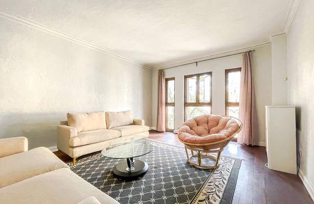 Cedar Fairmount District - Walking distance to shops & restaurants