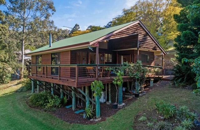 Cedar Lodge Cosy Mountain Retreat 3 Bedrooms
