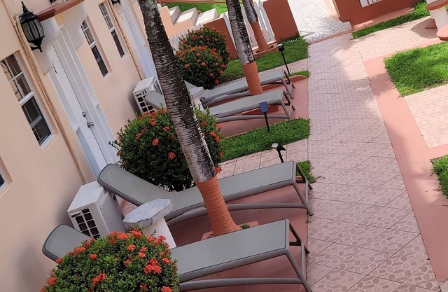 Cedar Palm Villa Private Studio Close To Airport & Beaches