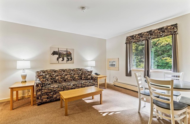 Cedarbrook Junior Suite 11416