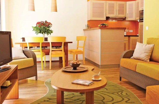 Center Parcs - Domaine Les Trois Forêts - 4 Room Cottage 6 People Premium