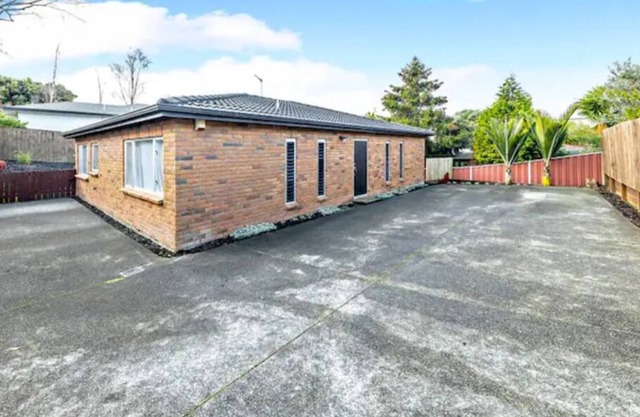 Central 3bdrm home w/garden