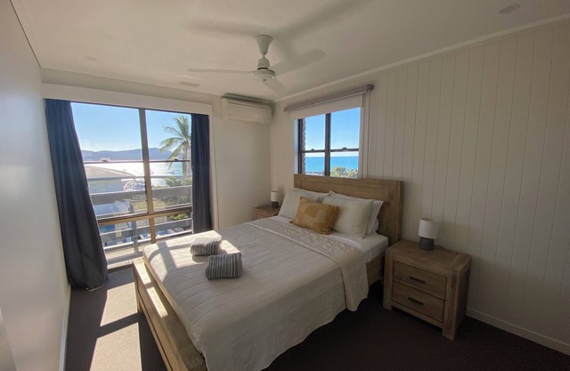 Central Airlie☆Modern☆Sea Views☆Pool☆Free Wifi