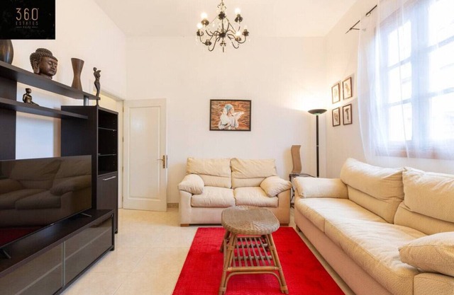 Central APT 5mins to promenade with SOFA AC & WIFI