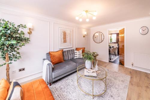 Central Birmingham Luxury House, Sleeps 6 people - 10 mins from Solihull NEC, JLR, BHX Airport, Resorts World