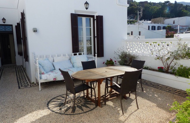 Central Lindos village house.20% OFF IN JUNE ON BOOKINGS OF 7+ DAYS. CONTACT ME!