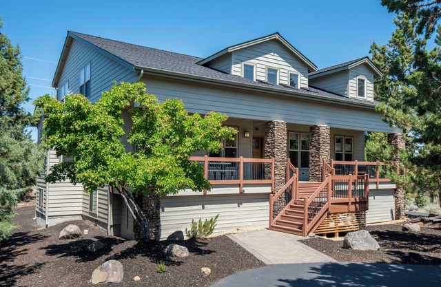 Central OR Resort Lodge + Hot tub - 3 floors