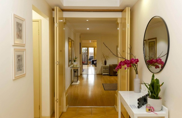 Central & Perfect Stay for WorkCrews & Families Long-Stay discount.