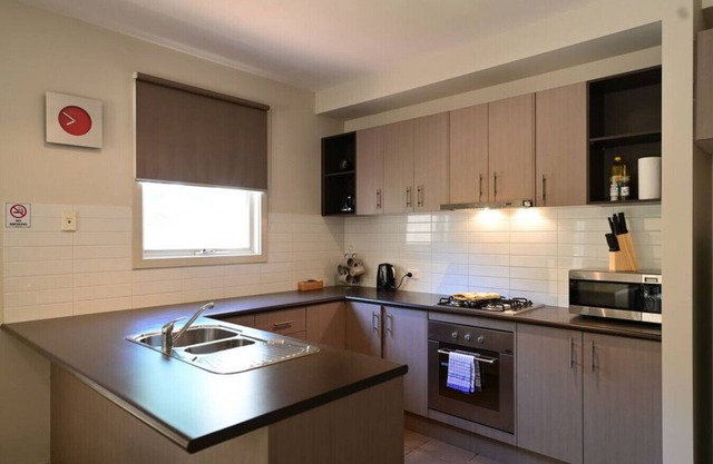 Central Shepparton Spa Apt 11