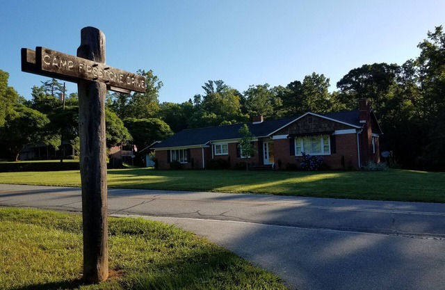 Centrally located at Lake James. Close to Lake James State Park - Paddy's Creek