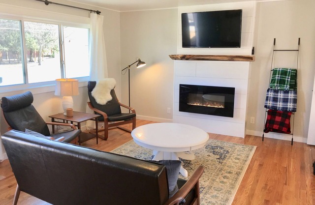 Centrally Located Home With Self Check-In